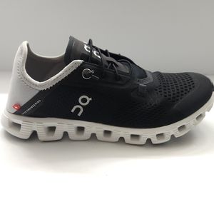 On cloud shoes for women size 7.5 swiss engineering running shoes sneakers